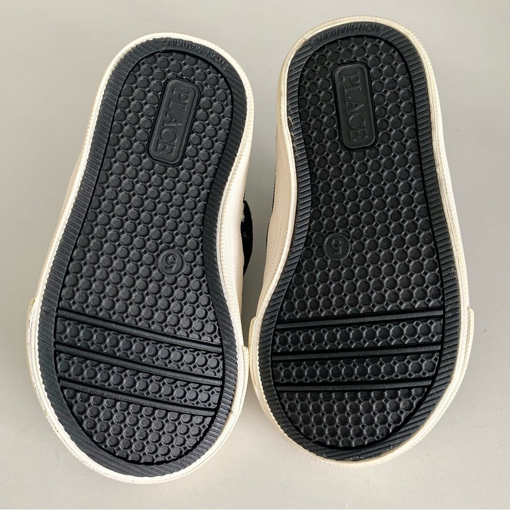 The Children’s Place Grey Leather Slip On Sneakers Size 5 Toddler - Picture 4 of 5